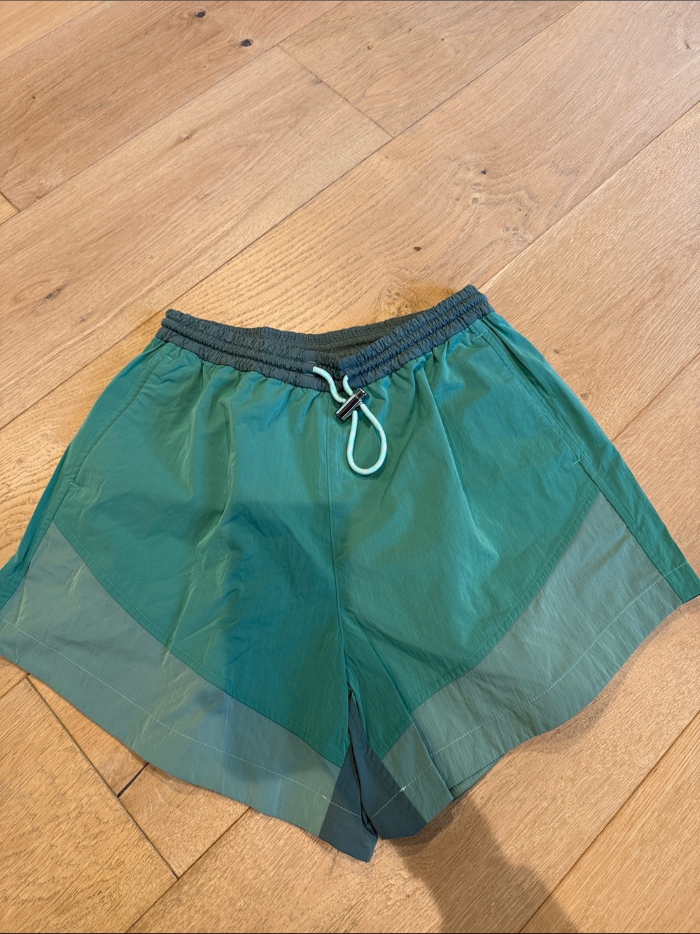 Lululemon evergreen short size 4
